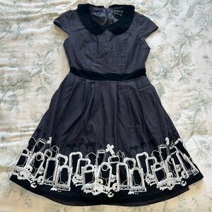 Sourpuss spooky dress, size medium